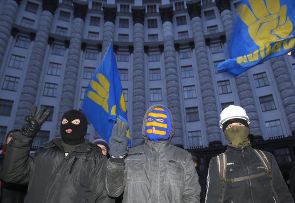 Ukraine : Le paiement des allocations sociales bloqué par les manifestants pro-UE Ukraine : Le paiement des allocations sociales bloqué par les manifestants pro-UE