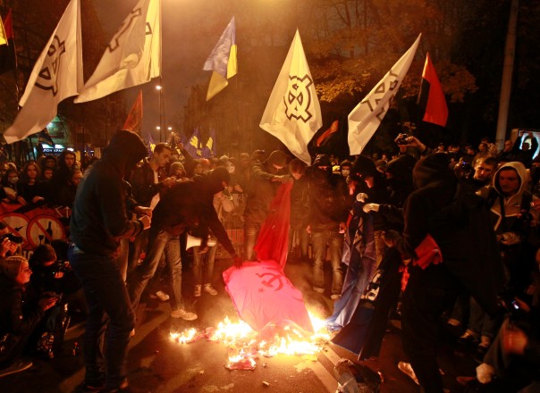 Ukraine : Le Parti communiste (KPU) demande l'interdiction des organisations fascistes et néonazis Ukraine : Le Parti communiste (KPU) demande l'interdiction des organisations fascistes et néonazis