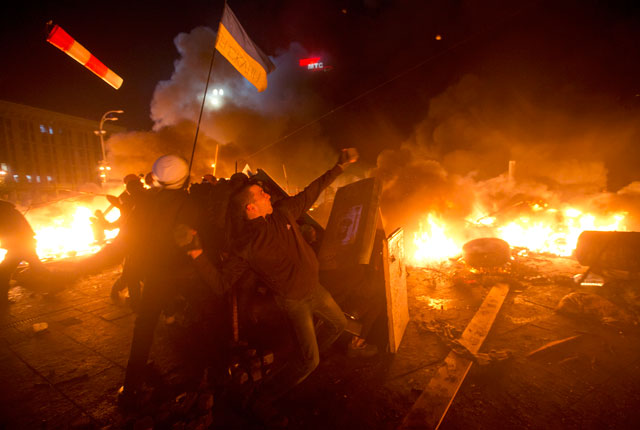 25 morts, 300 blessés à Kiev et l'ouest du pays qui s'embrase, l'Ukraine cours vers la guerre civile