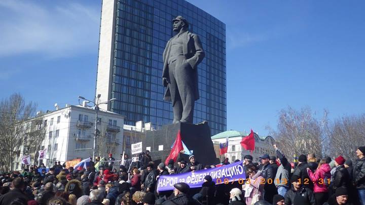 Ukraine : Donetsk, Lugansk, Kharkov, Mariupol, Dnipropetrovsk, se soulèvent contre les putschistes de Kiev et contre les oligarques Ukraine : Donetsk, Lugansk, Kharkov, Mariupol, Dnipropetrovsk, se soulèvent contre les putschistes de Kiev et contre les oligarques