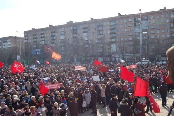 Ukraine : Donetsk, Lugansk, Kharkov, Mariupol, Dnipropetrovsk, se soulèvent contre les putschistes de Kiev et contre les oligarques Ukraine : Donetsk, Lugansk, Kharkov, Mariupol, Dnipropetrovsk, se soulèvent contre les putschistes de Kiev et contre les oligarques