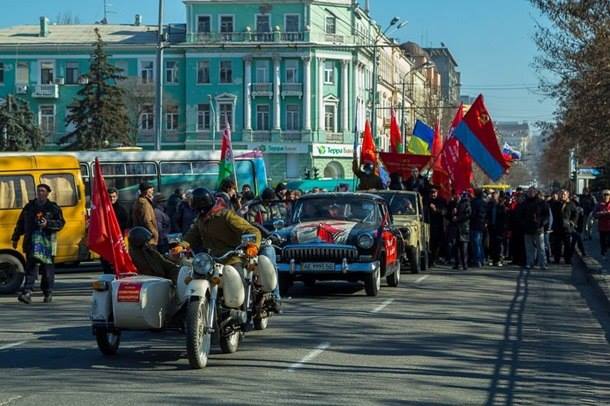 Ukraine : Donetsk, Lugansk, Kharkov, Mariupol, Dnipropetrovsk, se soulèvent contre les putschistes de Kiev et contre les oligarques Ukraine : Donetsk, Lugansk, Kharkov, Mariupol, Dnipropetrovsk, se soulèvent contre les putschistes de Kiev et contre les oligarques
