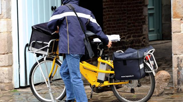Municipales : Des postiers refusent de distribuer des tracts du FN Municipales : Des postiers refusent de distribuer des tracts du FN