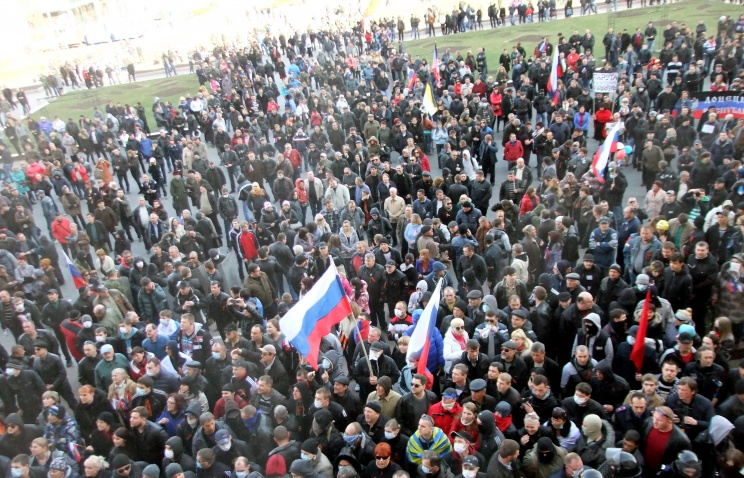 Ukraine : Le Donbass proclame son indépendance et la création de la République Populaire de Donetsk