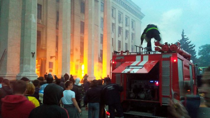 Ukraine : 42 personnes sont mortes dans l'incendie criminel de la maison des syndicats de Odessa Ukraine : 42 personnes sont mortes dans l'incendie criminel de la maison des syndicats de Odessa