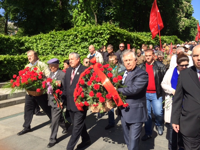 Ils ont bravé l'interdiction et ont célébré la mémoire des vainqueurs du nazisme en Ukraine