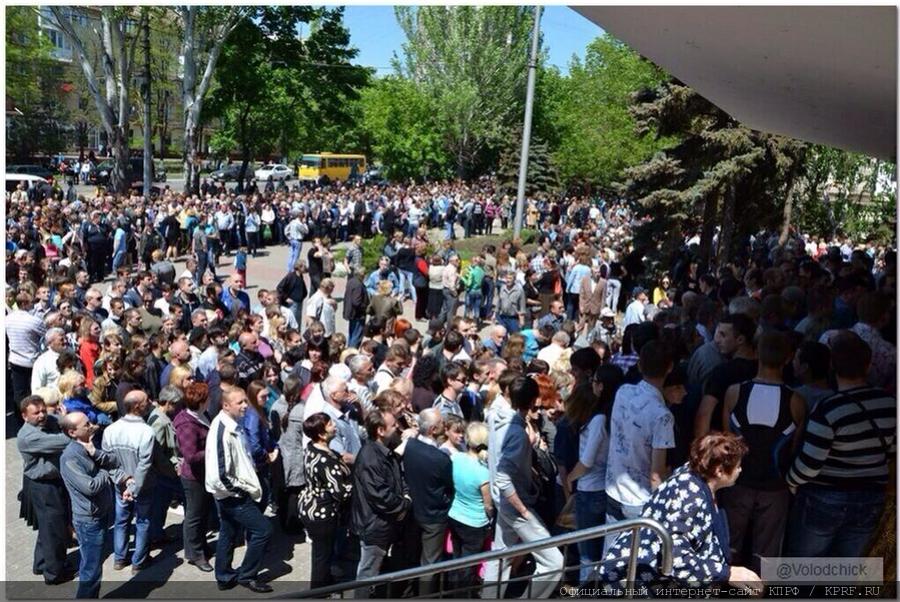 Donetsk/Lugansk : Forte participation populaire pour les référendums (79% et 71,42%)