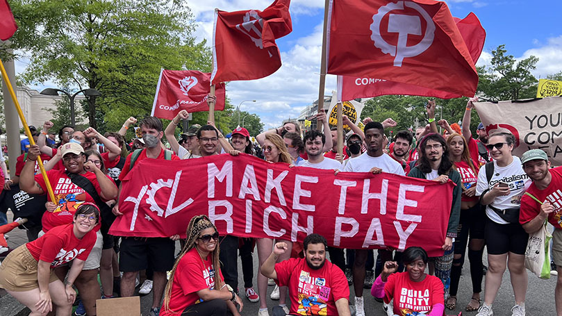 Le Parti Communiste des États-Unis (CPUSA) a plus que doublé ses effectifs. Le Parti Communiste des États-Unis (CPUSA) a plus que doublé ses effectifs.