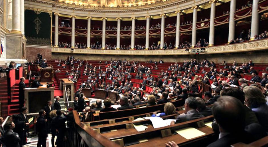 Vote budget : "Un coup d'arrêt pour en finir avec un tel gâchis" (PCF)