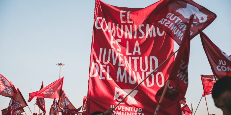 La Jeunesse communiste devient indépendante du PCE