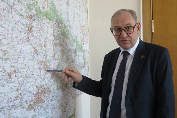 Troupes russes dans le Donbass ? Il s'agit de véhicules abandonnés par l'armée Ukrainienne selon Boris Litvinov (KPDNR) Troupes russes dans le Donbass ? Il s'agit de véhicules abandonnés par l'armée Ukrainienne selon Boris Litvinov (KPDNR)