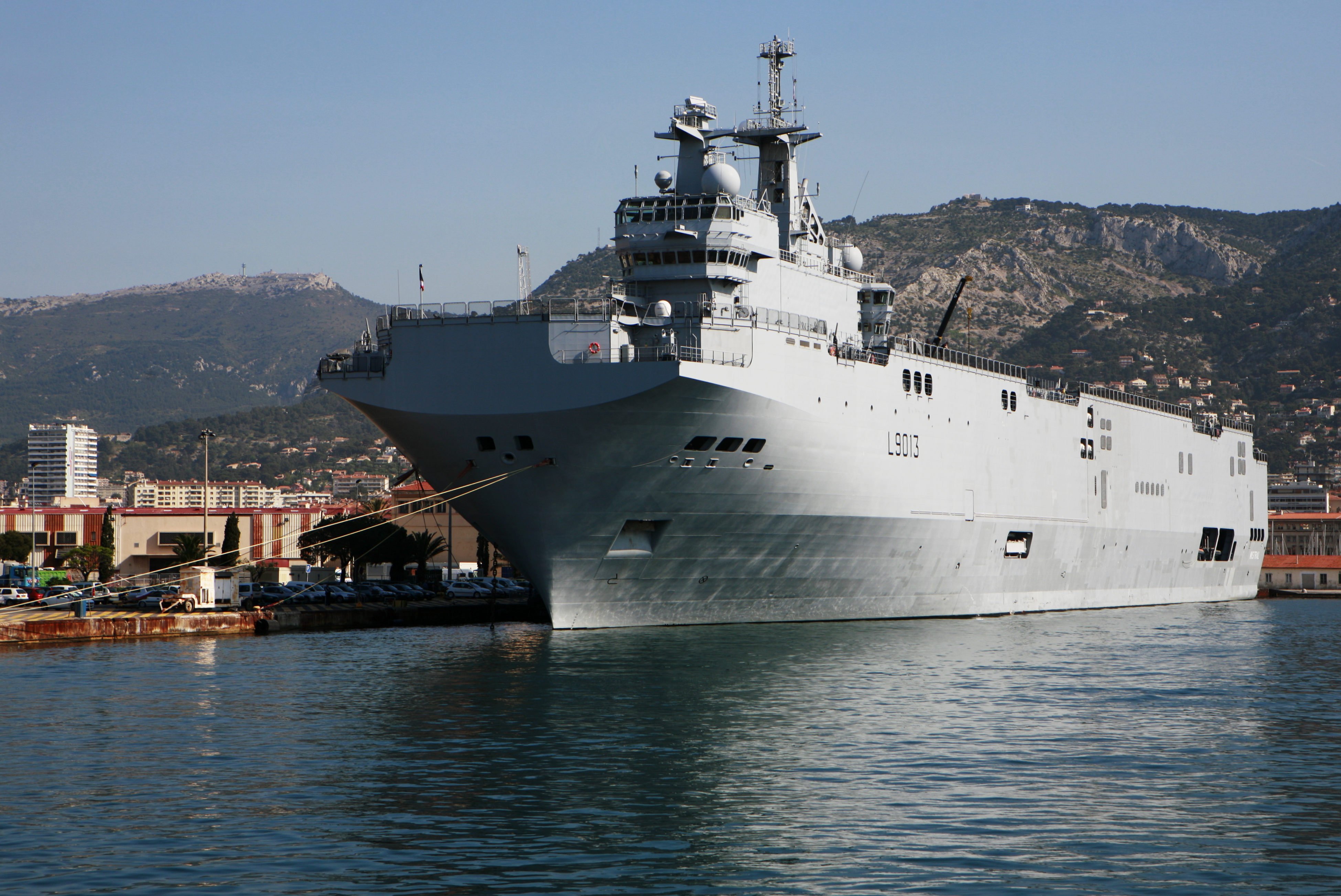 Mistral: pour le PCF, la France "devra" livrer les navires à la Russie Mistral: pour le PCF, la France "devra" livrer les navires à la Russie