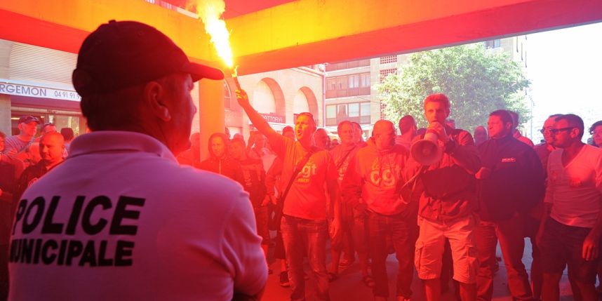 SNCM : menace "d’embrasement" dans le port de Marseille