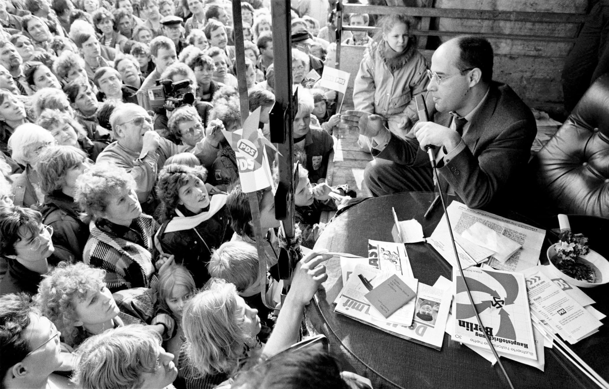 Il y a 25 ans disparaissait le Parti Socialiste Unifié d'Allemagne (SED)