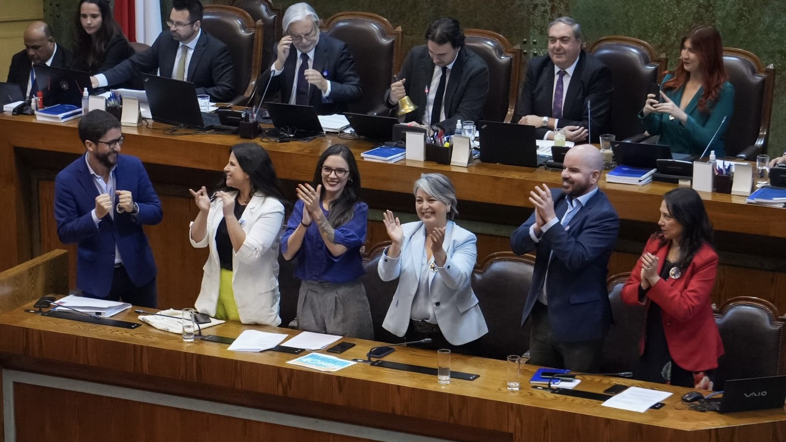 Engagée par les communistes en 2017, la semaine de 40 heures est votée Engagée par les communistes en 2017, la semaine de 40 heures est votée