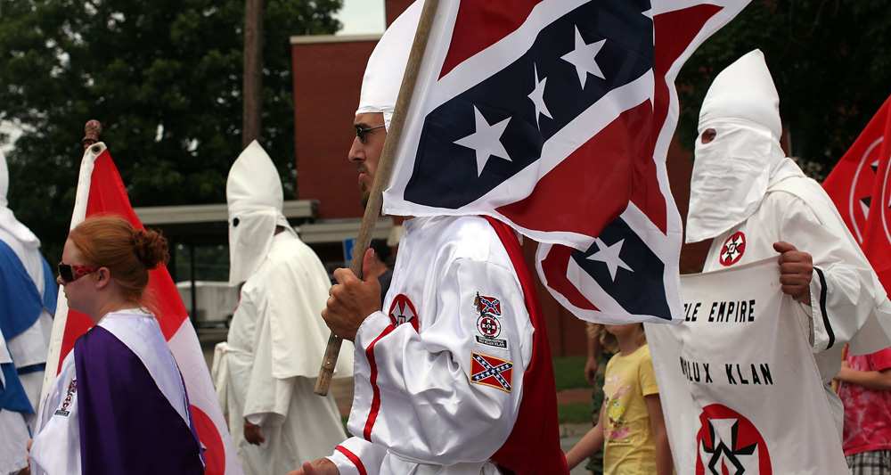 Ferguson: Anonymous accuse le policier Wilson d'être membre du Ku Klux Klan Ferguson: Anonymous accuse le policier Wilson d'être membre du Ku Klux Klan