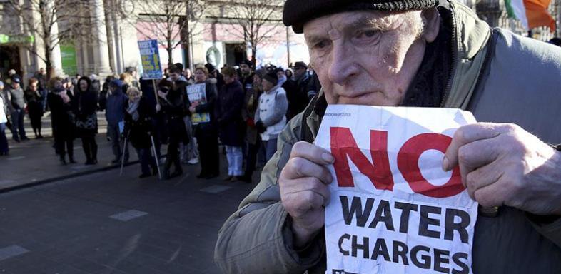 Les Irlandais protestent contre la privatisation de l'eau