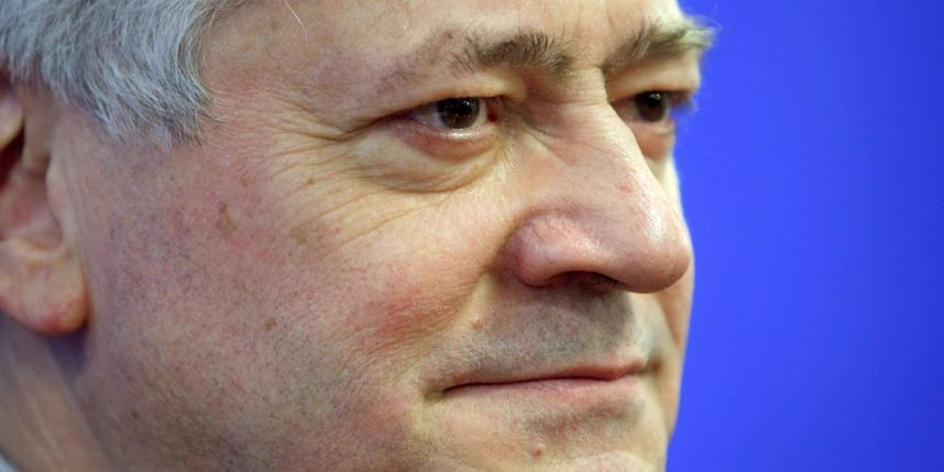 Mr Gollnisch le négationniste est indésirable à l'Université de Strasbourg ! (UEC)