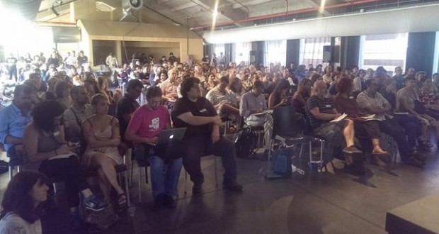 Communistes et Podemos unis pour les municipales à Madrid Communistes et Podemos unis pour les municipales à Madrid