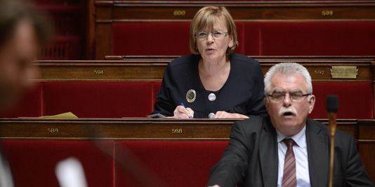 La motion de censure qu'ont tenté de déposer Isabelle Attard, Jacqueline Fraysse, André Chassaigne et Marie-George Buffet