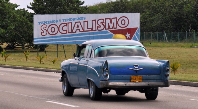 Cuba: "Nous n'allons pas livrer le pays au capital étranger"