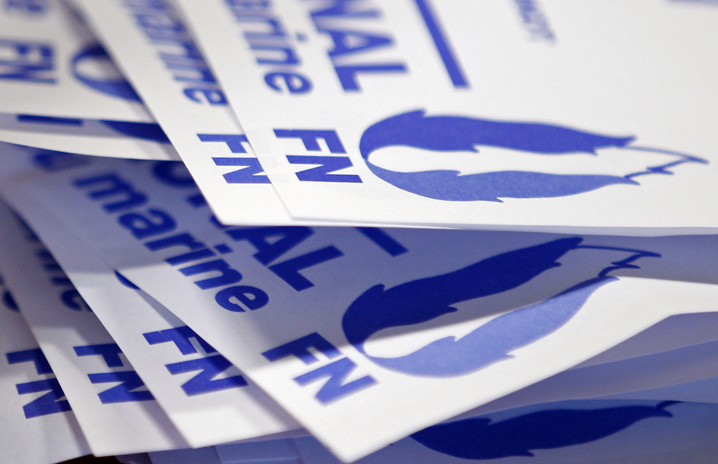 Vingt assistants du FN au Parlement européen visés par une procédure pour fraude