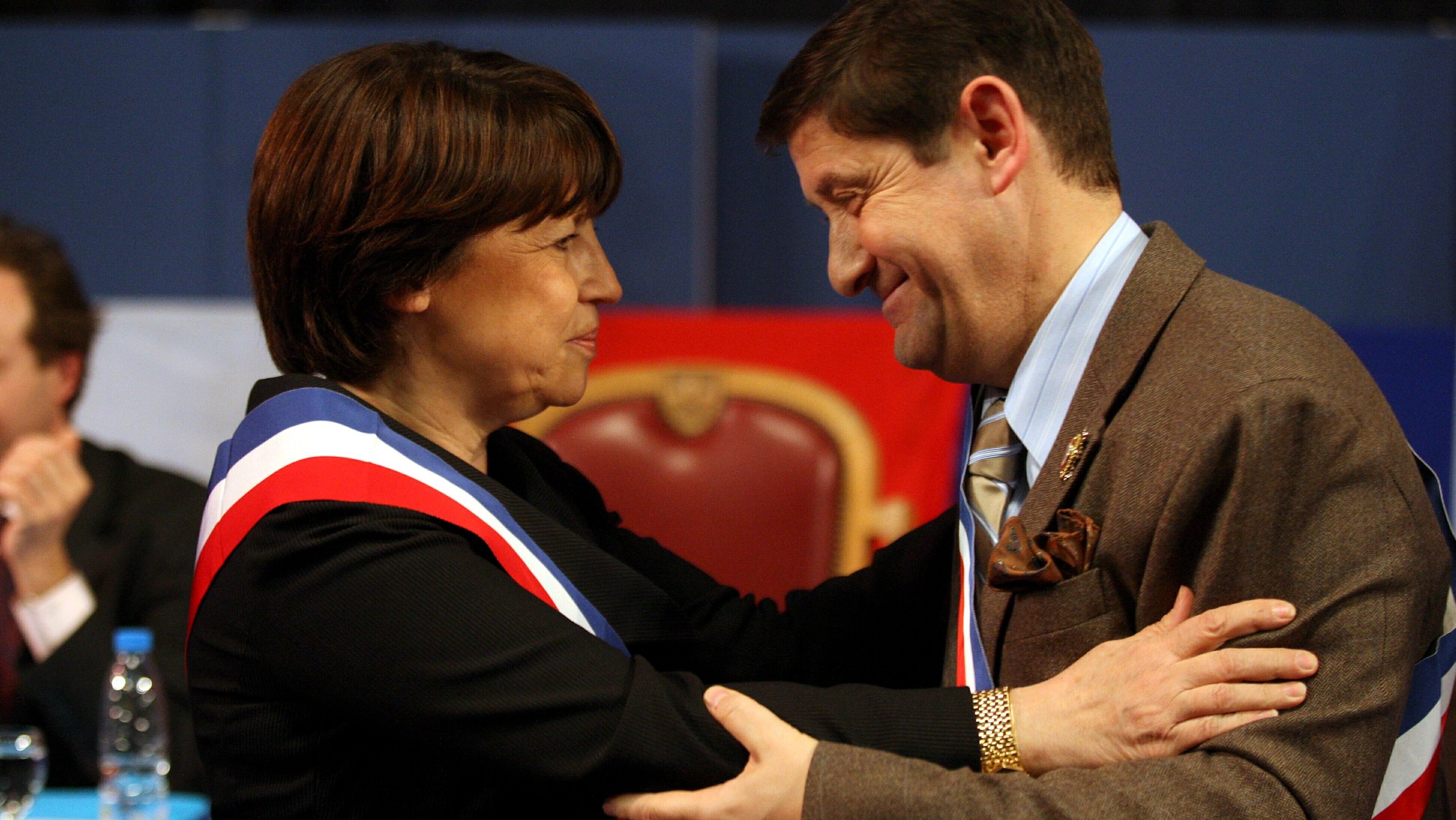 Le PCF n'est pas responsable de la chute de popularité de Hollande et de son gouvernement (PCF 59) Le PCF n'est pas responsable de la chute de popularité de Hollande et de son gouvernement (PCF 59)