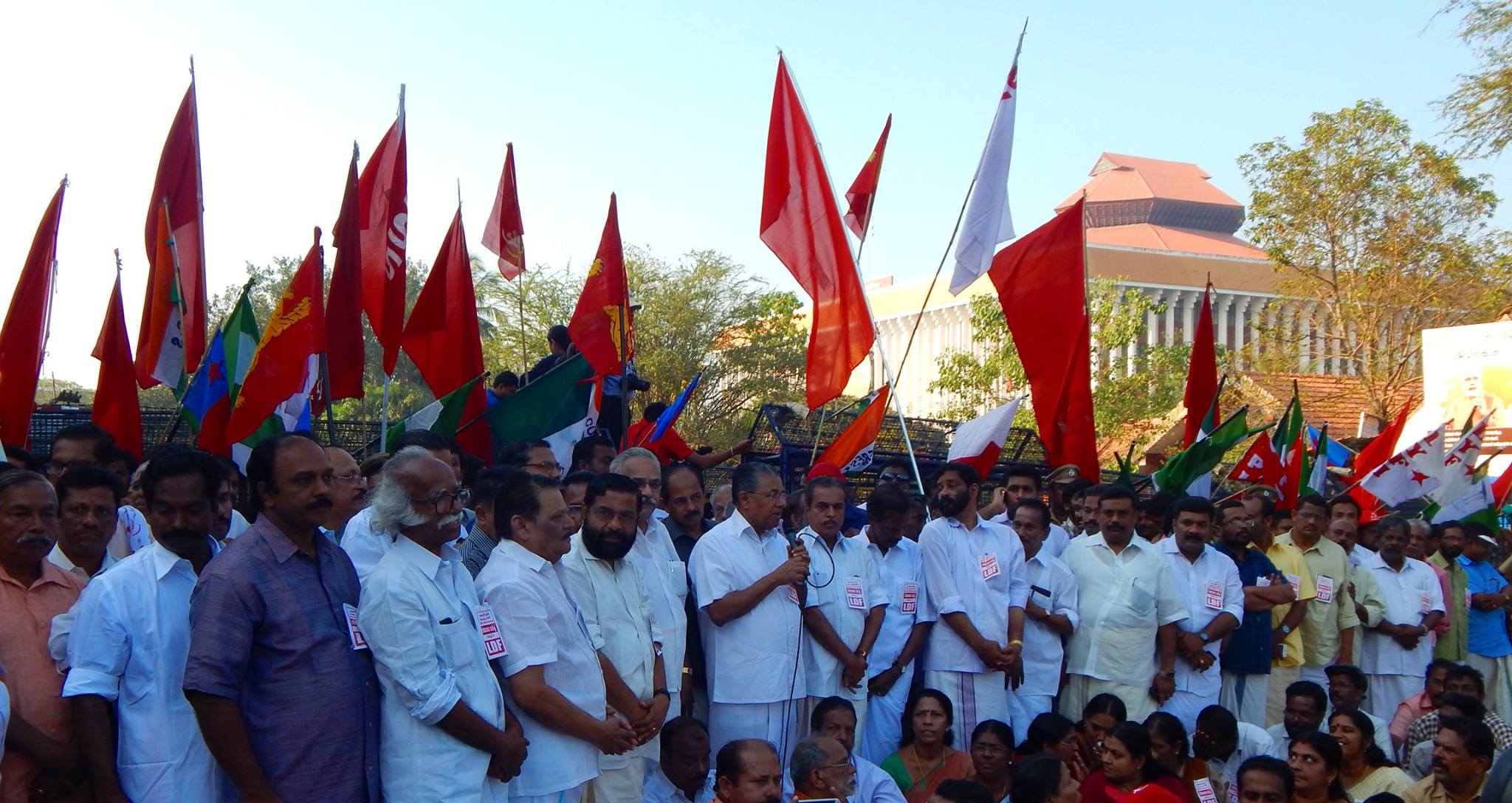 Inde/Kerala : 20 députés communistes blessés