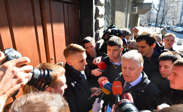 Ukraine : Petro Simonenko (KPU) interrogé par le SBU Ukraine : Petro Simonenko (KPU) interrogé par le SBU