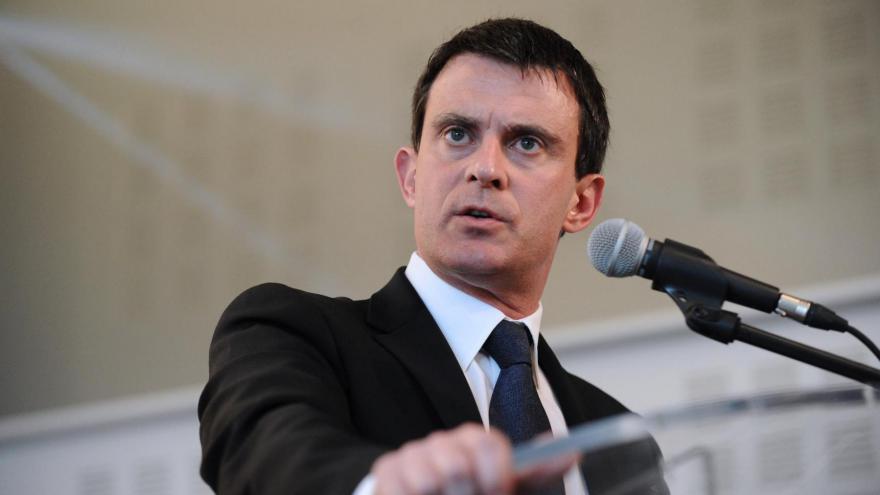Valls fait un nouveau cadeau de 2,5 milliards aux entreprises Valls fait un nouveau cadeau de 2,5 milliards aux entreprises
