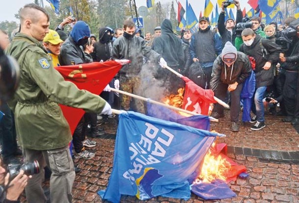Le Parti communiste (KPU) et l'opposition interdit dans l'oblast d'Ivano-Frankivsk (Ukraine)