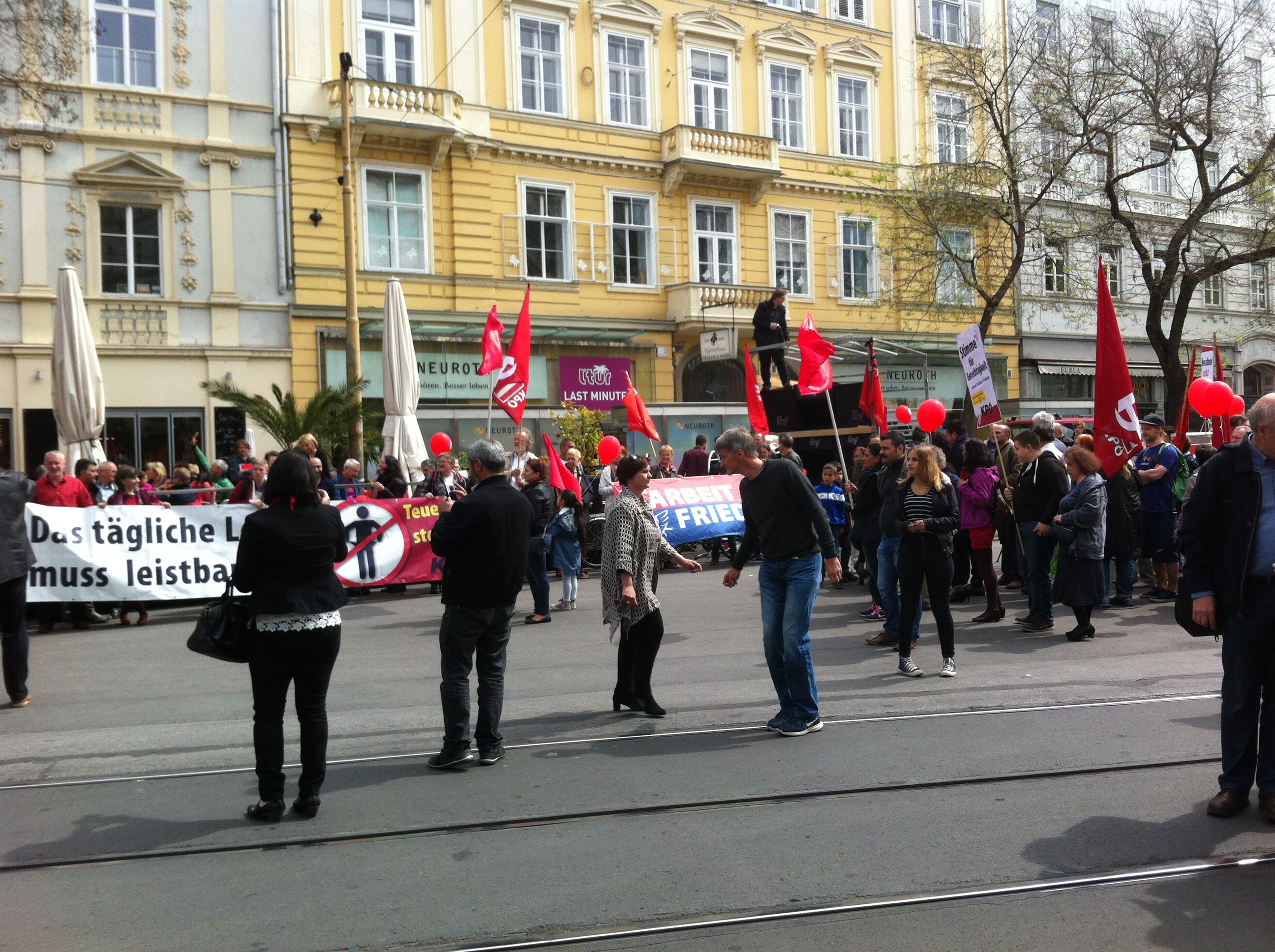 Aux côtés des communistes de Graz (KPÖ) pour le 1er mai (1/2) Aux côtés des communistes de Graz (KPÖ) pour le 1er mai (1/2)