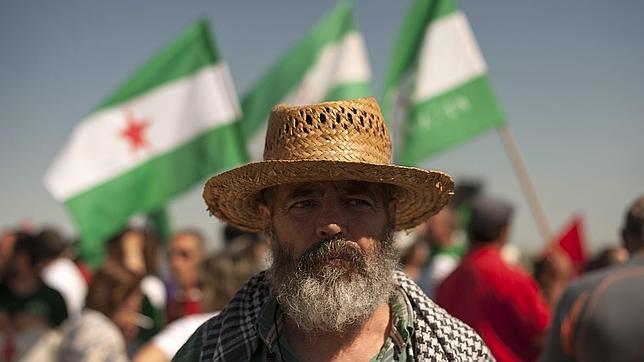 Juan Manuel Sánchez Gordillo (IU) réélu à Marinaleda, cette petite Cuba andalouse Juan Manuel Sánchez Gordillo (IU) réélu à Marinaleda, cette petite Cuba andalouse