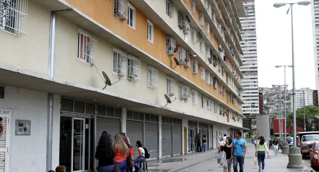 Donner au peuple vénézuélien pleinement accès à leurs droits socio-économiques Donner au peuple vénézuélien pleinement accès à leurs droits socio-économiques