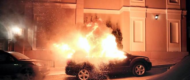 La maire PCF de Villeneuve-Saint-Georges victime d'une attaque au cocktail Molotov La maire PCF de Villeneuve-Saint-Georges victime d'une attaque au cocktail Molotov
