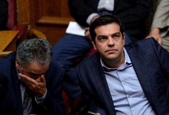 Grèce : Le second volet de mesures d'austérités adopté, manifestations du PAME