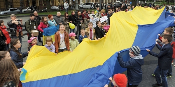 La nouvelle Ukraine: 'Les transports en commun et les piscines sont réservés aux blancs'