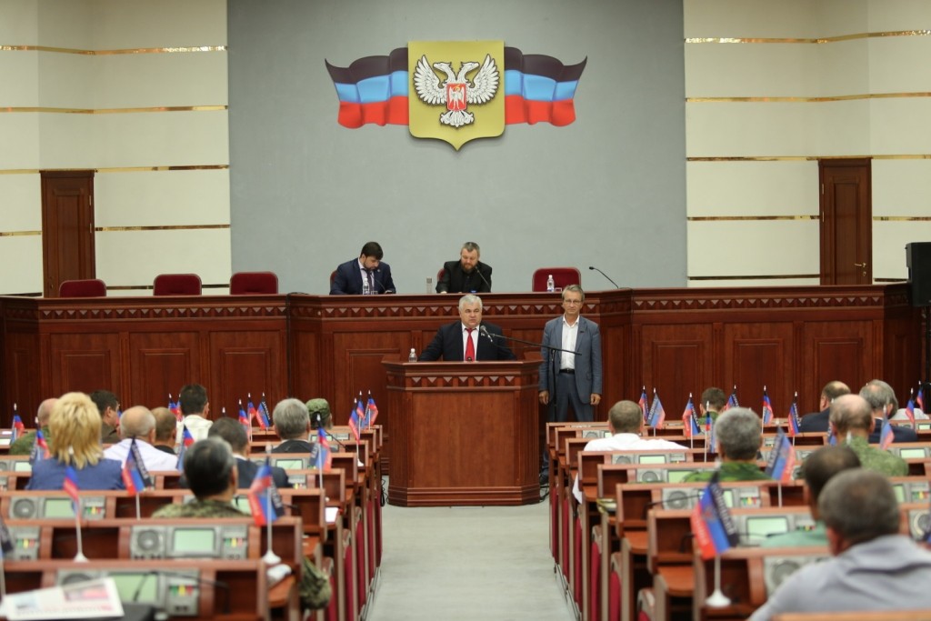 Rencontre entre les communistes russes (KPRF) et le Président Zakharchenko (DNR) Rencontre entre les communistes russes (KPRF) et le Président Zakharchenko (DNR)