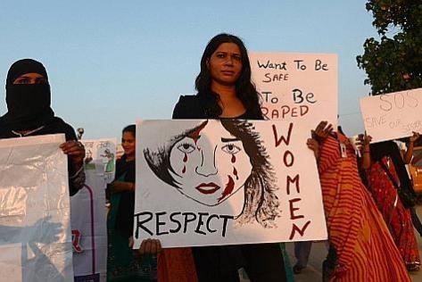 Inde: deux sœurs condamnées à un viol collectif