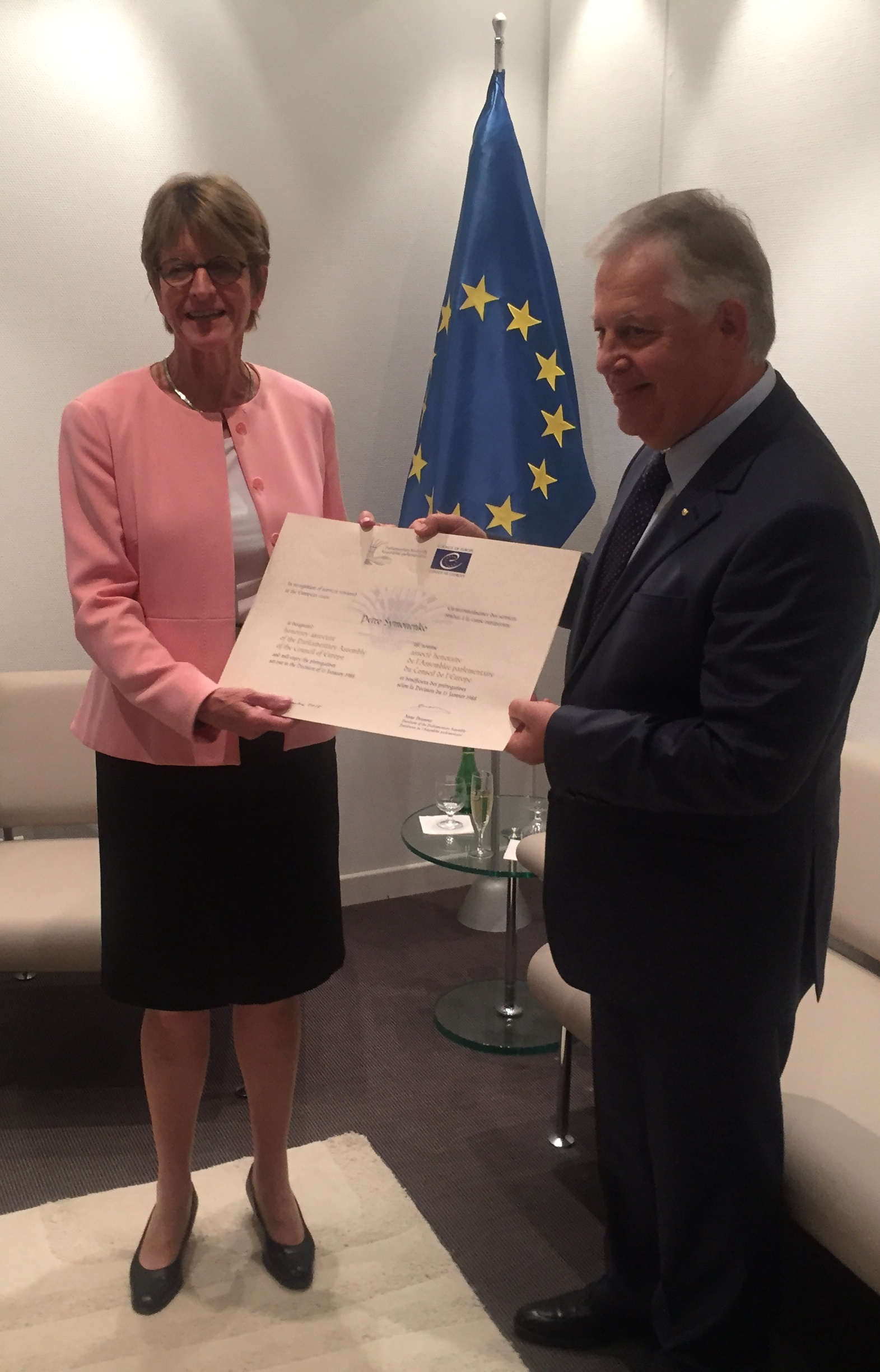 Petro Simonenko (KPU) membre honoraire de l'Assemblée Parlementaire du Conseil de l'Europe Petro Simonenko (KPU) membre honoraire de l'Assemblée Parlementaire du Conseil de l'Europe
