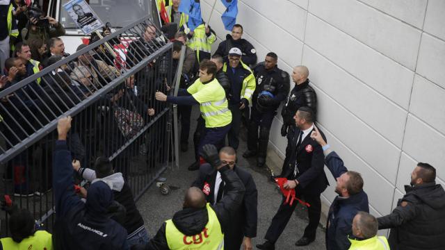 Air France. Les salariés poursuivis « traités comme des bandits » Air France. Les salariés poursuivis « traités comme des bandits »