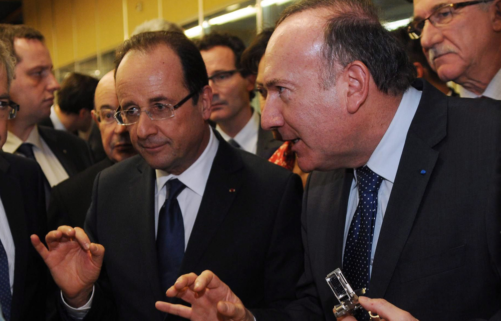 L'Elysée, couroie de transmission du Medef, l'exemple en 2 tweets L'Elysée, couroie de transmission du Medef, l'exemple en 2 tweets