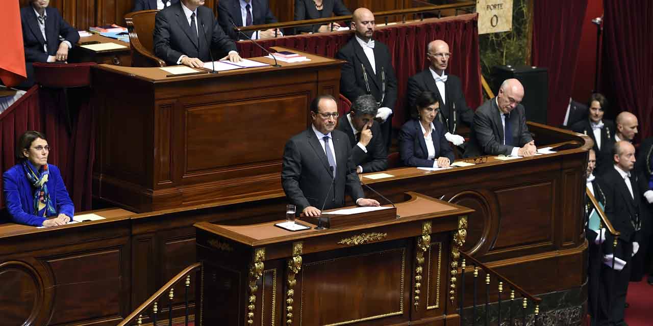 A Versailles, le discours martial de François Hollande A Versailles, le discours martial de François Hollande