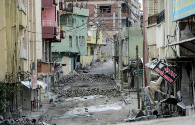 Nouvelle série de frappes aériennes turques contre les kurdes en Turquie et en Irak Nouvelle série de frappes aériennes turques contre les kurdes en Turquie et en Irak