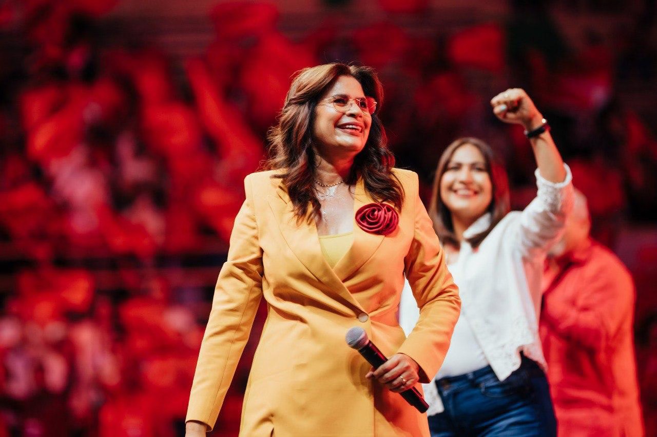 Rixi Moncada candidate de la révolution socialiste au Honduras Rixi Moncada candidate de la révolution socialiste au Honduras