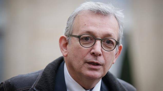 L’opération "coup de poing" du communiste Pierre Laurent L’opération "coup de poing" du communiste Pierre Laurent