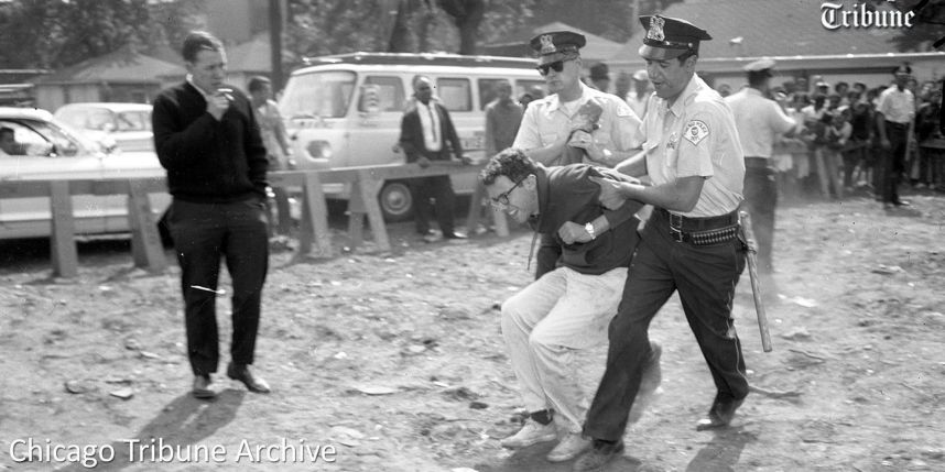 Quand Bernie Sanders se faisait embarquer par la police dans une manif