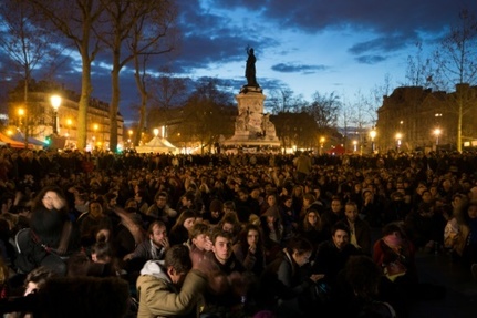 Le PCF applaudit la Nuit Debout, le FN demande sa dissolution