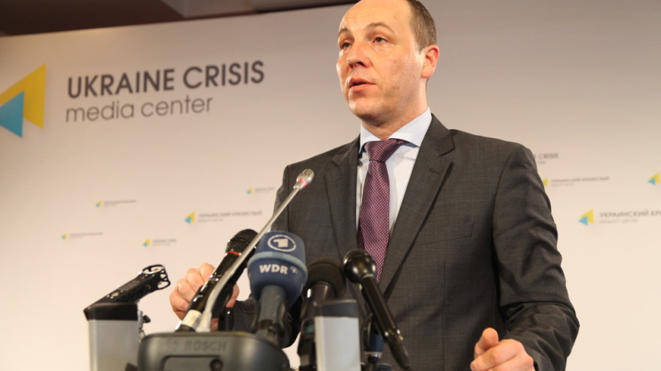 Ukraine : Un ancien néonazi élu Président du parlement Ukraine : Un ancien néonazi élu Président du parlement