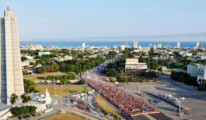 Cuba: un défilé du 1er mai en soutien à la gauche latino-américaine